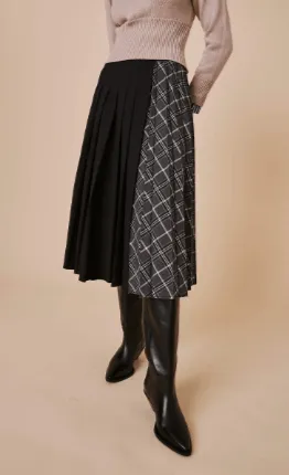 Sfizio Pleated Checkered Wrap Skirt in Gray Madras Wool