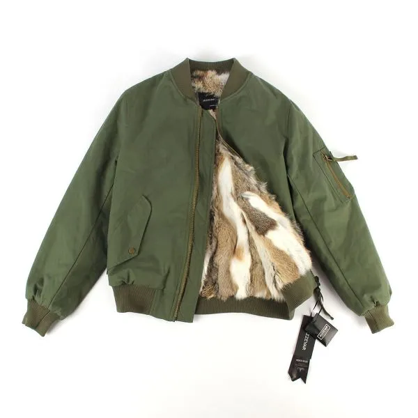Women's short jacket with hood lined with thick fur
